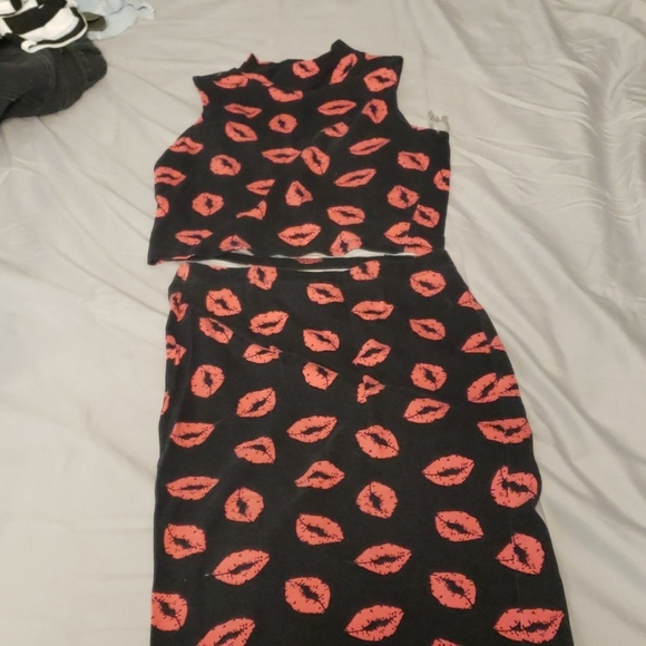 Set - Picture 3 of 3